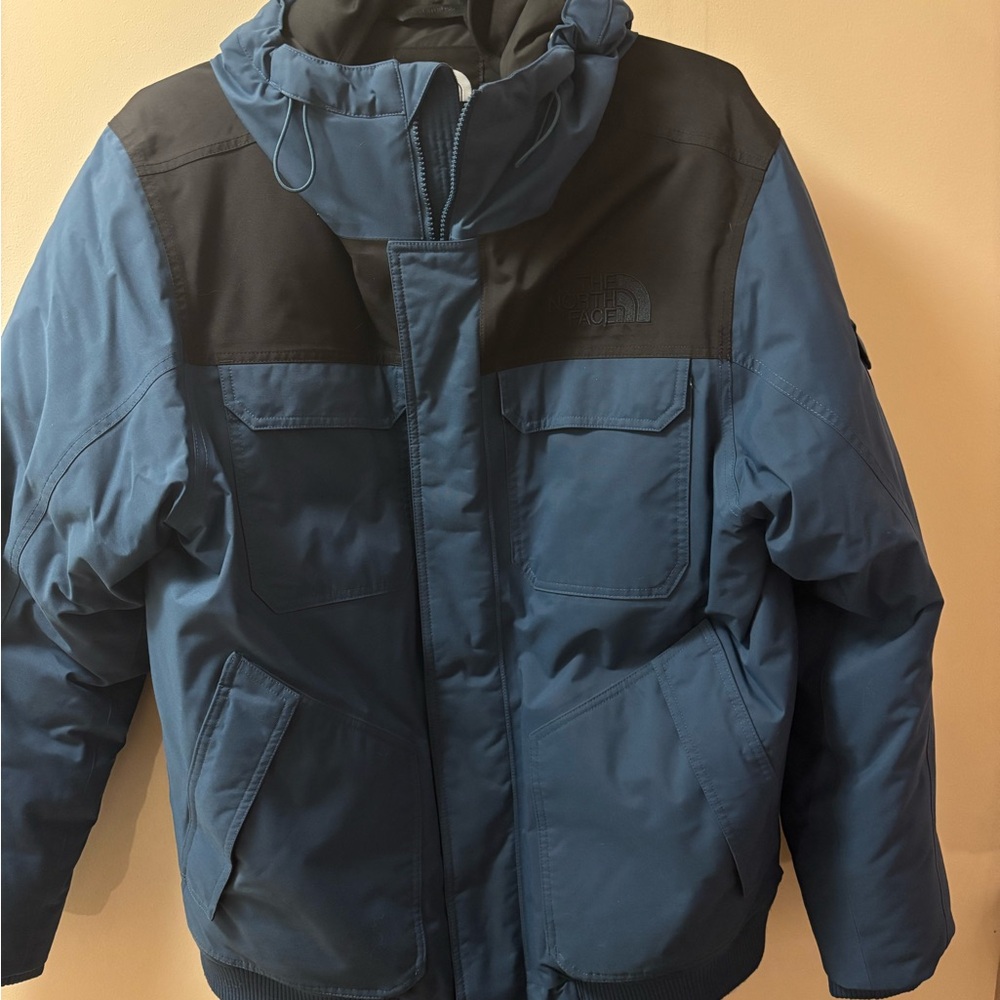 The North Face Men's Blue and Black Puffer Jacket